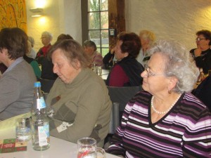 2016-12-Adventsfeier-Seniorenbegegnung-(8)