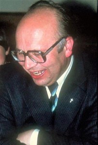 1988-Pfarrer-Schneider